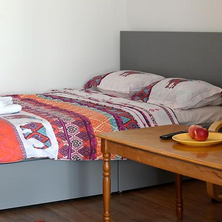 Lovely 1 Bedroom Apartment With Free Street Parking بوخارست المظهر الخارجي الصورة