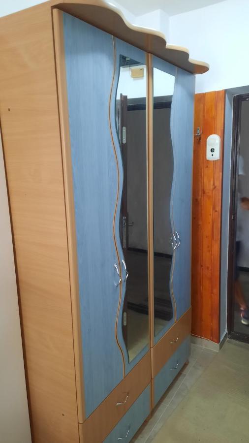 Lovely 1 Bedroom Apartment With Free Street Parking بوخارست المظهر الخارجي الصورة